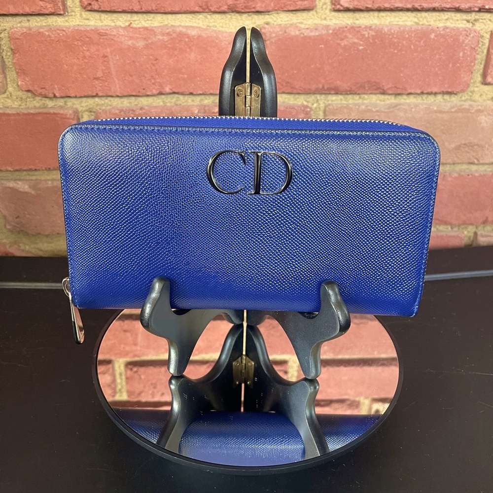 🔥Authentic🔥Christian Dior 🔥Blue 🔥leather🔥Zipper 🔥wallet 🔥 - Picture 1 of 9